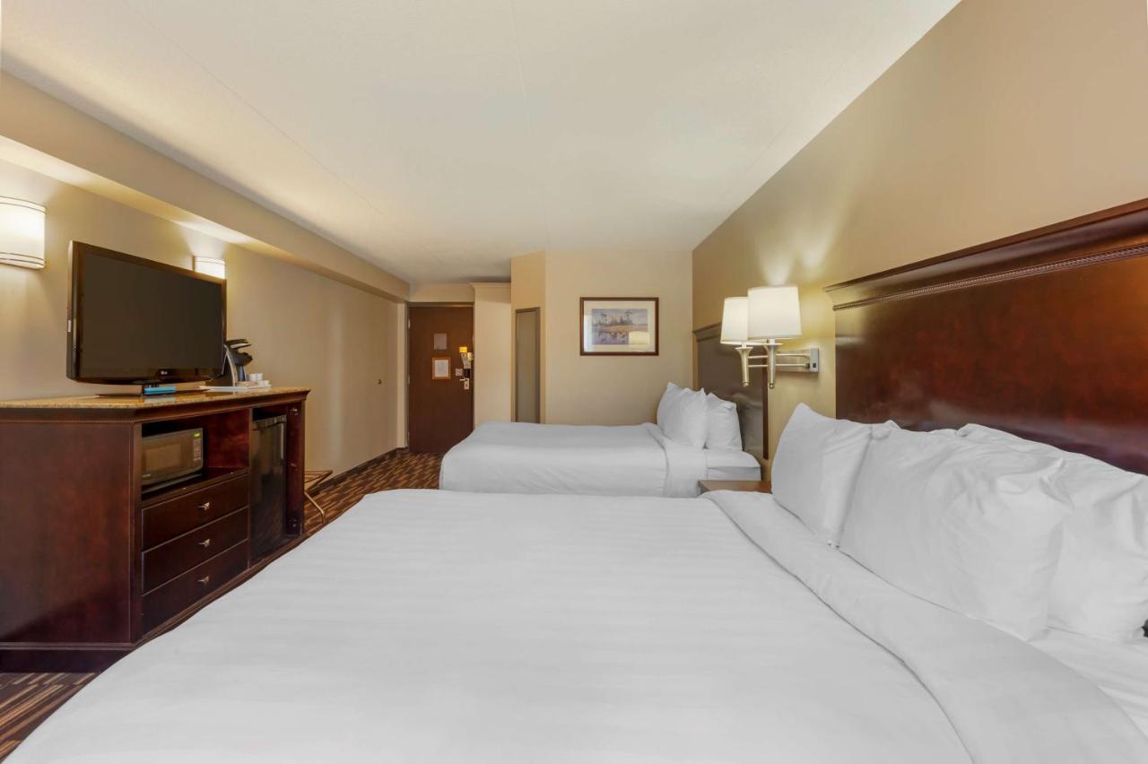 Western 4* Orillia