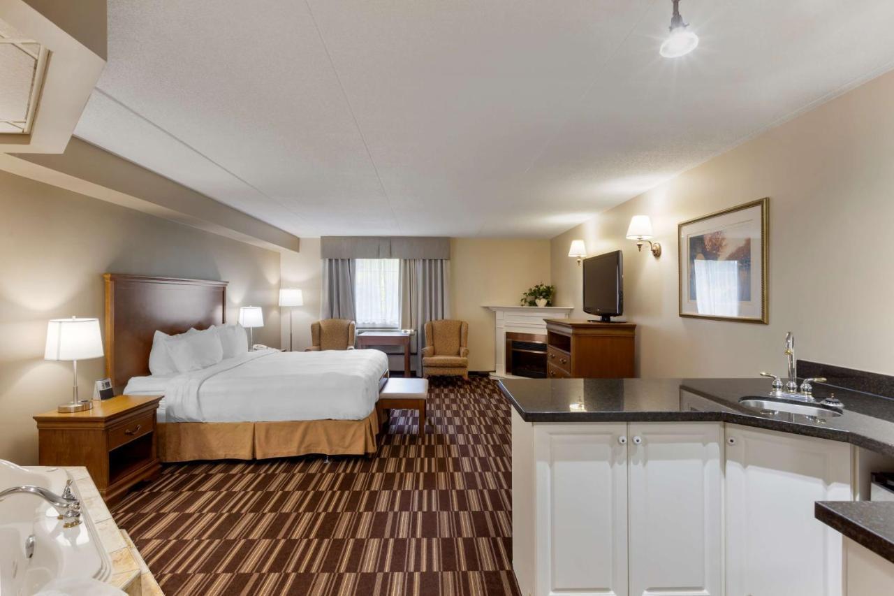 Western 4* Orillia